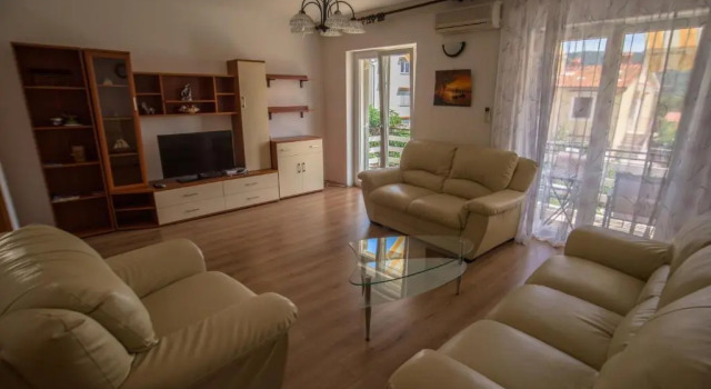 Apartments & Rooms Klemenc, Prenota Appartamento Hotel a Isole Quarnerine con parcheggio, Parcheggio