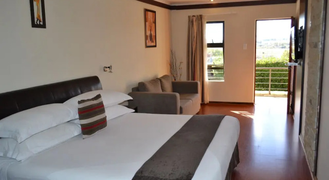 Номер Executive City Stay West