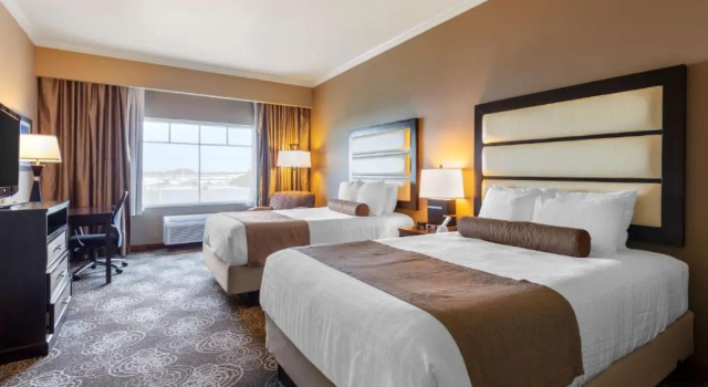 Четырёхместный номер Standard Best Western Plus Miami Airport North Hotel & Suites