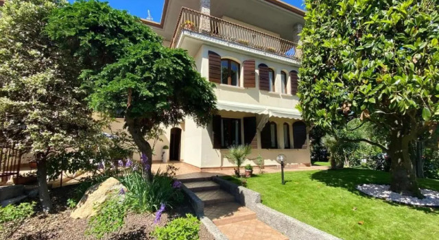 Ferienwohnung für 4 Personen ca 50 m in Sirmione-Colombare, Gardasee Südufer Gardasee, Забронировать Апартаменты/квартира Сирмионе озеро Гарда