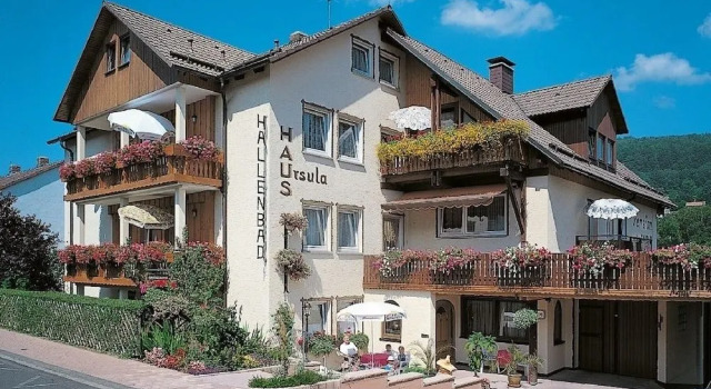 Hotel Ursula Garni, Varaa Hotelli Bad Brueckenau 