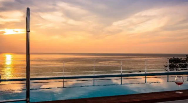 Cobeach Poolvilla Esmeralda