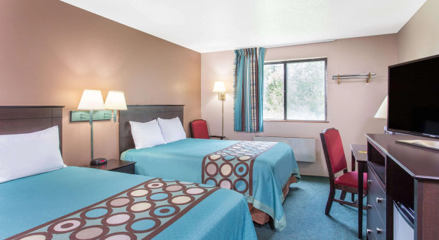 Super 8 by Wyndham Austin MN, Varaa Hotelli Hotellit Minnesota pysäköinnillä, Pysäköinti