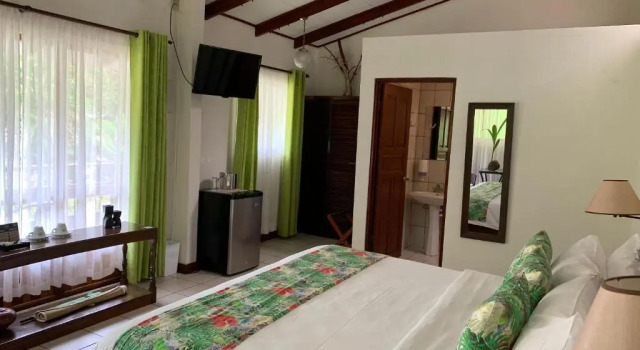 Номер Standard с балконом Hotel Playa Espadilla & Gardens