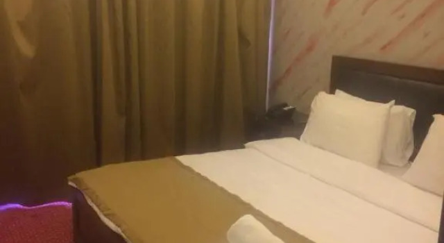 Люкс Queens Land Hotel