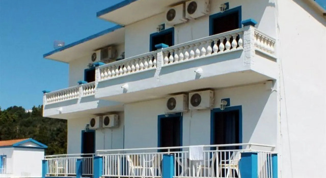 Akis Villa Studios & Apartments with Pool
