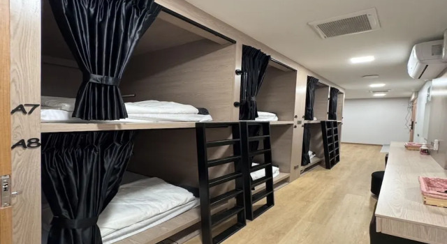 Кровать в общем номере OYO 75495 Ratchadadome Hostel Bangkok