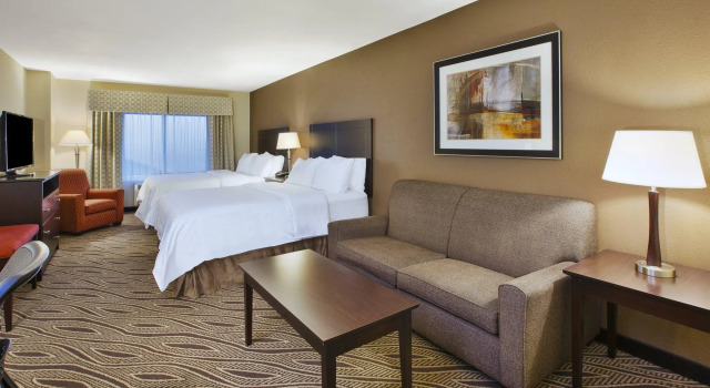 Четырёхместный люкс Holiday Inn Express & Suites Washington - Meadow Lands by IHG