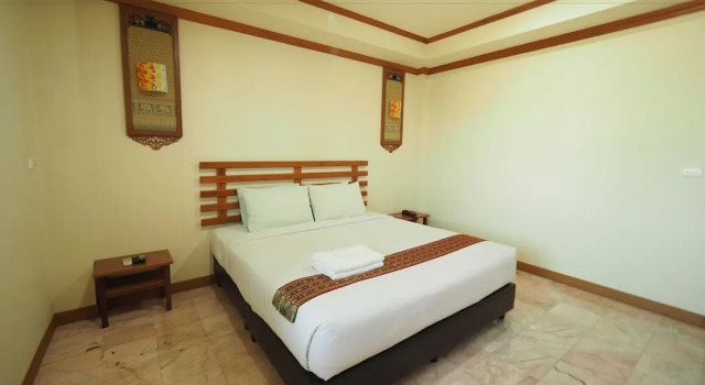 Люкс с балконом Amorn Sukhothai Hotel