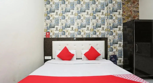 Hotel Royal Villa by OYO Rooms, Забронировать Отель Хисар штат Харьяна