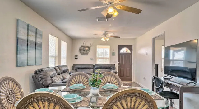 Коттедж Pet-friendly Sierra Blanca Home in Downtown!