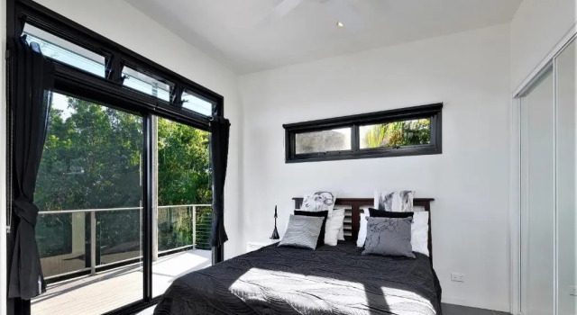 The Lake House and Ocean View Villa, Book Villa Montville Sunshine Coast