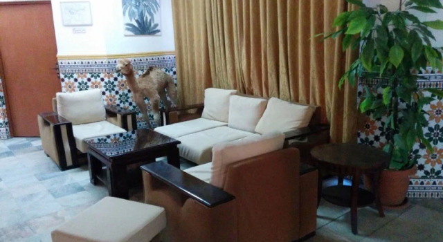 Hotel Louss, Rezervovat Hotel Hotely v El Oued se snídaní, Snídaně
