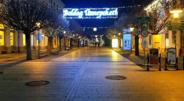Belvárosi Kertesház, Book Hotel Hoteller i Western Transdanubia med parkering, Parkering