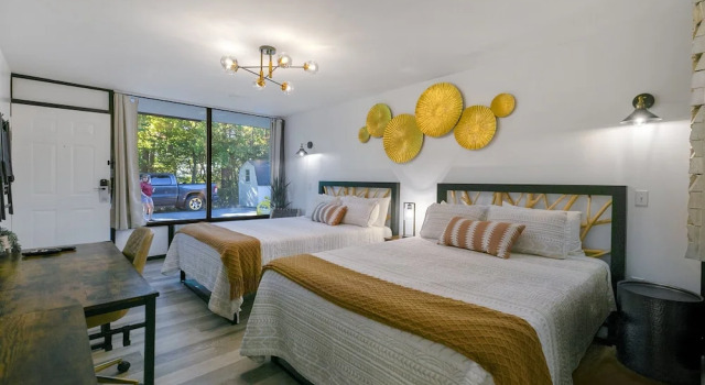 Четырёхместный номер Standard Candlewick Inn and Suites