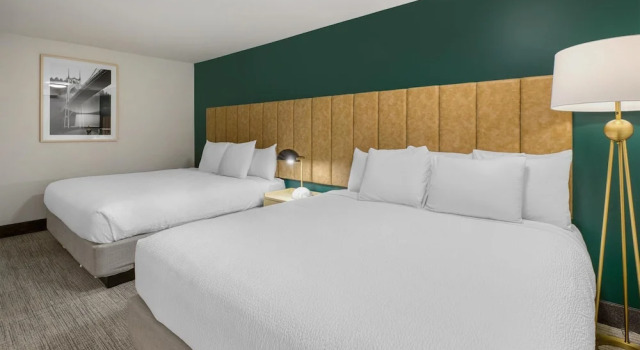 Номер Standard с балконом и с видом на внутренний двор Best Western Portland West Beaverton