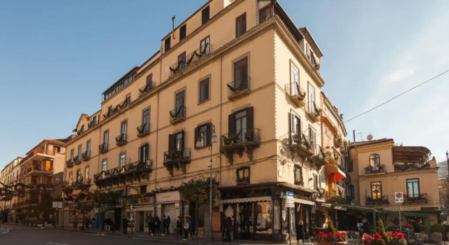 Апартаменты с 3 комнатами Sorrento Central Flats