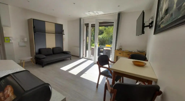 Centre St Jorioz : Charmant Et Spacieux Studio Avec Terrasse Et Jardin Privatif