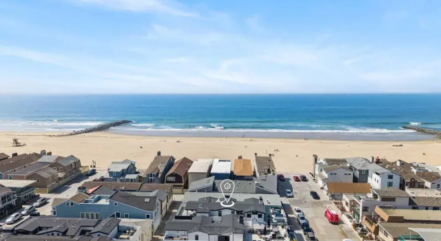 Коттедж 3BR w Hot Tub 3 Homes in From Sand Ocean Views