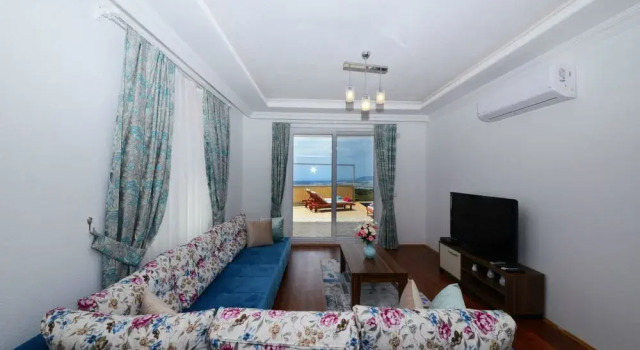Villa Prize