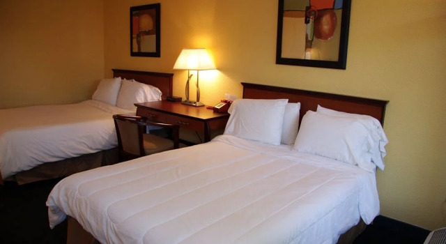 Holiday Park Hotels & Suites, Buchen Sie Hotel Deerfield Beach Florida