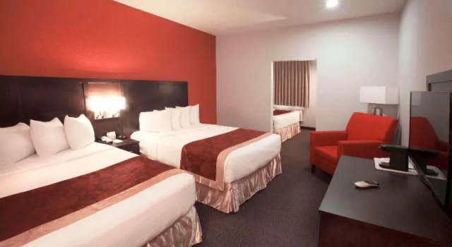 Люкс с 2 комнатами Ramada by Wyndham Keystone Near Mt Rushmore