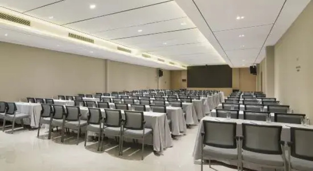Lavande Hotel · Korla Jiuding Market Branch, Prenota Hotel Korla Xinjiang
