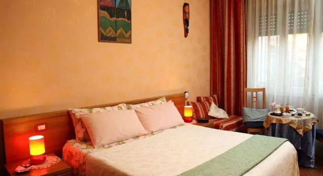 Mirko B&b, Prenota Bed & breakfast Hotel a Lazio con parcheggio, Parcheggio