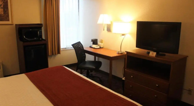 Номер Standard SureStay Hotel by Best Western East Brunswick