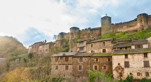 Hôtel Restaurant Le Relays du Chasteau - Logis Hôtel, Book Hotel Brousse-le-Château Aveyron