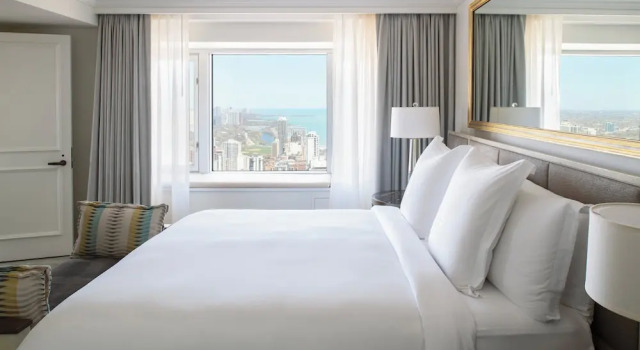 Двухместный семейный номер с видом на озеро Отель Four Seasons Chicago