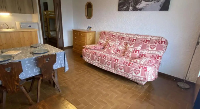 Appartement Le Grand-Bornand, 1 pièce, 4 personnes - FR-1-241-37, Забронировать Апартаменты/квартира Отели Лыжного курорта на озере Анси с парковкой, Парковка