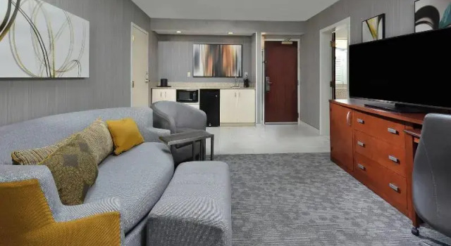 Двухместный люкс Courtyard by Marriott Beckley