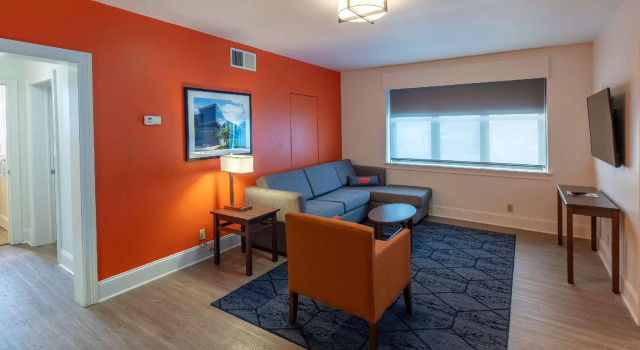 Двухместный люкс c 1 комнатой Collegian Hotel & Suites, Trademark Collection by Wyndham