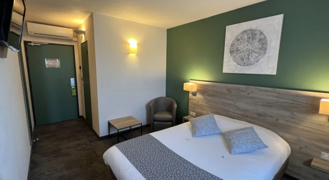 Номер Comfort Brit Hotel Saumur
