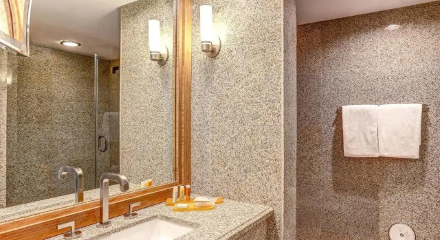 Четырёхместный номер Standard Цокольный этаж Avenue of the Arts Costa Mesa, a Tribute Portfolio Hotel