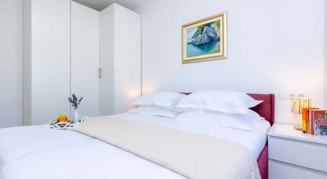 Villa Rubea - Three Bedroom Villa With Terrace and Swimming Pool ID Direct Booker 10407