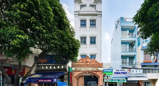 Khach san Minh Thu, Забронировать Отель Отели Танбинь с парковкой, Парковка