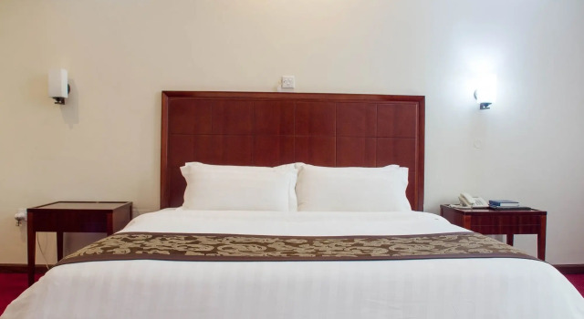 Lake View Resort Hotel, Boek Resort Mbarara Western Uganda