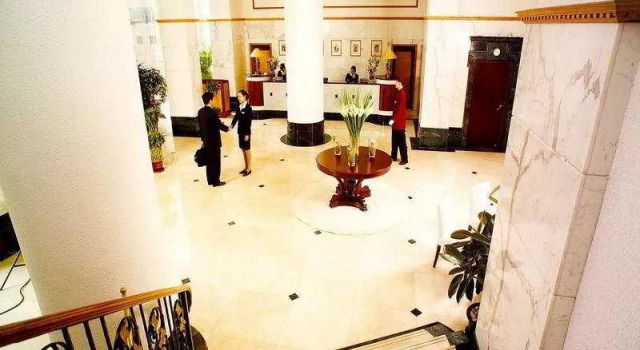 The Fountain, Varaa Hotelli Hongkou 