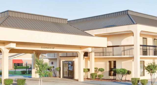 Номер Standard Days Inn by Wyndham Greenville MS