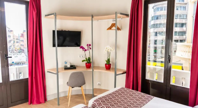 Двухместный номер Standard с красивым видом из окна Hostal Juliette-Gran Vía