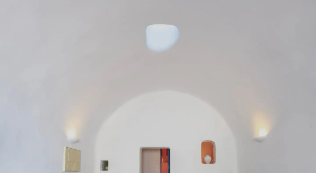 Люкс с видом на горы Luna Santorini Suites