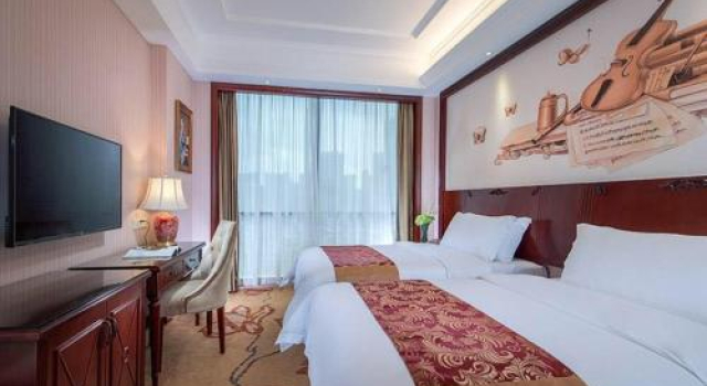 Vienna Hotel Shenzhen Longzhu, Rezerwuj Hotel Hotele w Shenzhen z parkingiem, Parking