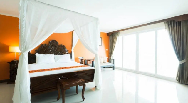 Четырёхместный номер Royal Royal Phala Cliff Beach Resort