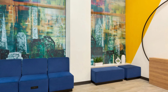 Holiday Inn LIC - LaGuardia West, Забронировать Отель Отели Куинс с парковкой, рядом с Станция метро 21-я улица линия Кросстаун IND, Парковка