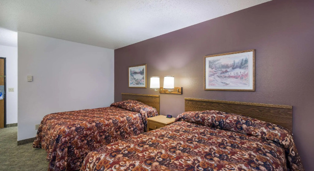 Четырёхместный номер Standard The Roosevelt Hotel & RV Park Gateway to Theodore Roosevelt National Park i-94