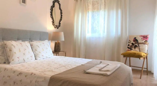Cozy Holiday Apartment In Larnaca Near Foinikoudes, Book Apartment Larnaka Larnaca Region