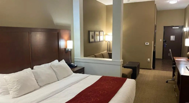 Люкс Comfort Suites West Omaha