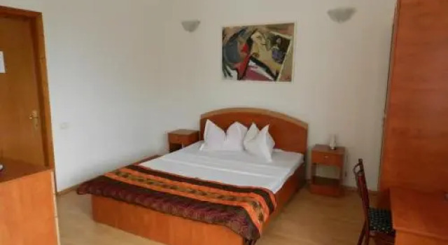 Casa Servus, Rezerwuj Hotel Hotele w Navodari z parkingiem, Parking